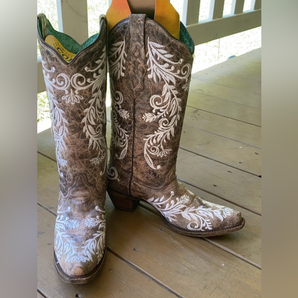 Floral Embroidered Leather Western Boot